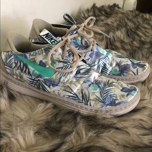 Nike Floral Moccasin